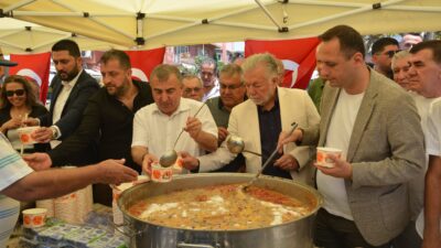 Pınarbaşı Esnaf ve Sanatkarlar Odası tarafından düzenlenen aşure hayrı büyük