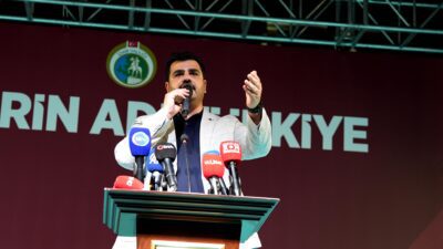 AK Parti Genel Sekreteri ve İzmir Milletvekili Eyyüp Kadir İnan,