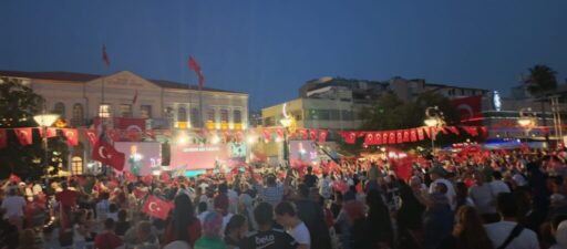 İzmir, 15 Temmuz Demokrasi ve Milli Birlik Günü’nde Konak Meydanı’nda