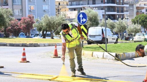 Aydın Büyükşehir Belediyesi, kent genelinde çalışmalarını sürdürüyor. Büyükşehir Belediyesi ekipleri, Kuşadası’nda