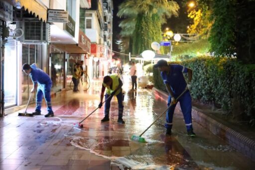 Aydın Büyükşehir Belediyesi, kent estetiğini ve halk sağlığını ön planda