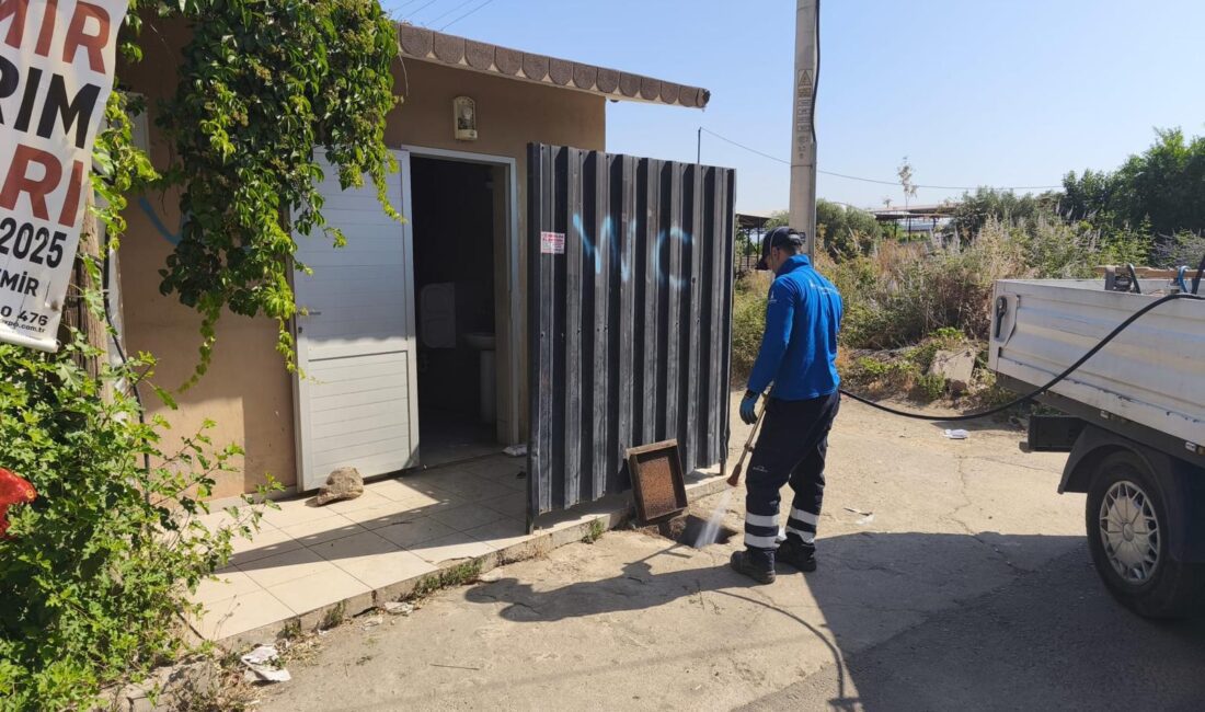 İzmir Büyükşehir Belediyesi, 30 ilçede 27 ekiple sivrisinek ve haşereye