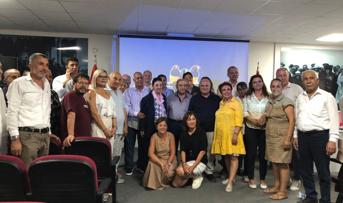 İzmir Dernekler Federasyonu’nun seçimli genel kurulunda Edibe Dinçel başkan seçildi.