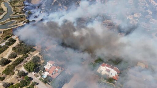 İzmir Büyükşehir Belediyesi İtfaiye ekipleri Çeşme ilçesi Ildır Mahallesi’nde otluk