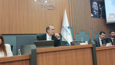 İzmir Büyükşehir Belediyesi’nin temmuz ayı olağan meclis toplantısının ikinci oturumunda