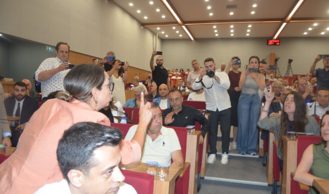İzmir Büyükşehir Meclisi’nde AK Parti’nin yolsuzluk önergesi ve Lal Denizli
