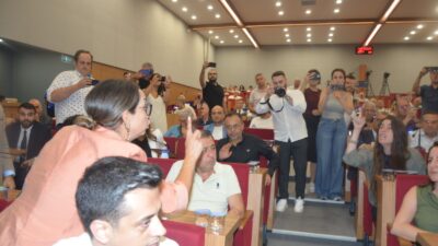 İzmir Büyükşehir Meclisi’nde AK Parti’nin yolsuzluk önergesi ve Lal Denizli