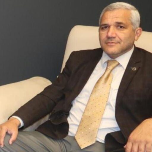 2024 yerel seçimlerinde İzmir Büyükşehir Belediye Başkanlığı görevine seçilen Cemil