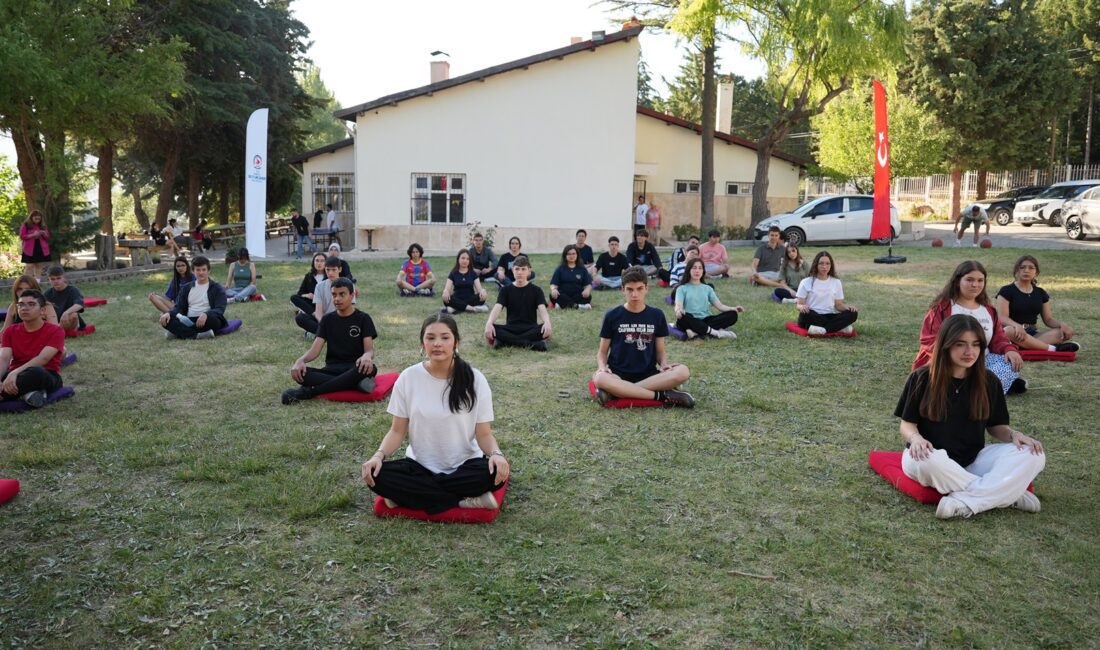 Denizli Büyükşehir Belediyesi tarafından lise öğrencilerine yönelik düzenlenen ve gençlerin