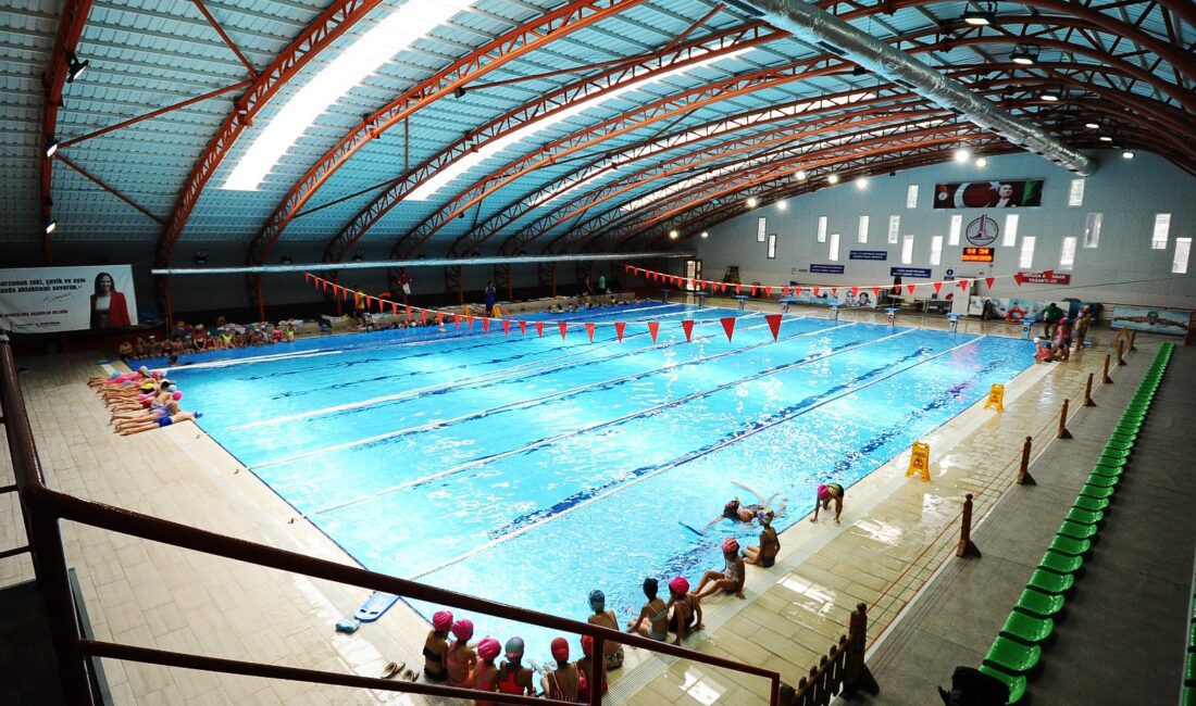 Karşıyaka’nın yarı olimpik ölçülerdeki tek kapalı yüzme tesisi olan Karşıyaka