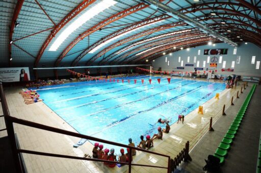 Karşıyaka’nın yarı olimpik ölçülerdeki tek kapalı yüzme tesisi olan Karşıyaka