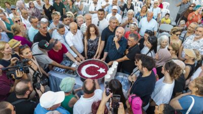 Karşıyaka Belediyesi’nin geleneksel hale getirdiği Aşure Günü etkinliği, bu yıl da
