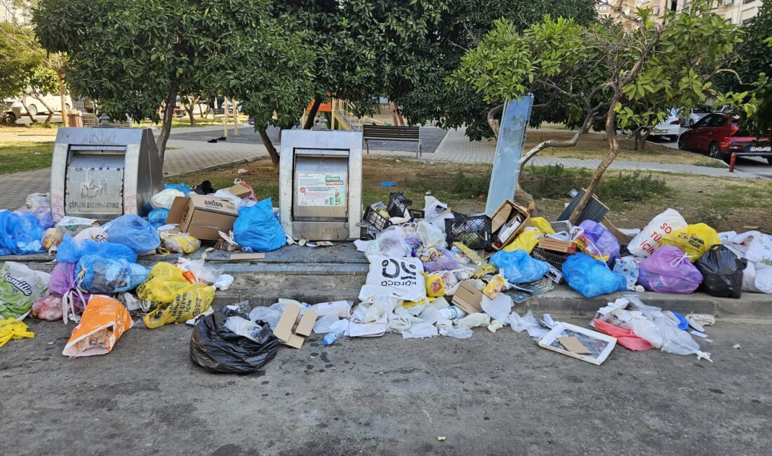 Karşıyaka’da çöp konteynerleri boşken çöpler dışarı atılıyor. Vatandaşlar, belediyeden güvenlik