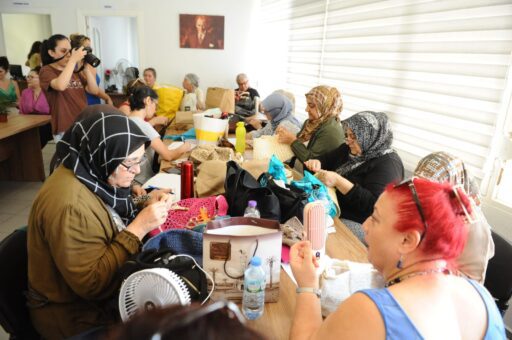 Karşıyaka Belediyesi, ‘Kadın Gücü Mahallede’ projesi kapsamında kadın buluşmaları düzenlemeye