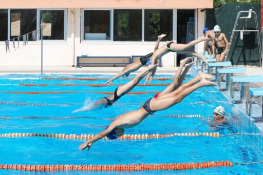 Narlıdere Belediyesi’nin ‘her çocuk yüzme öğrensin’ anlayışıyla hayata geçirdiği yüzme