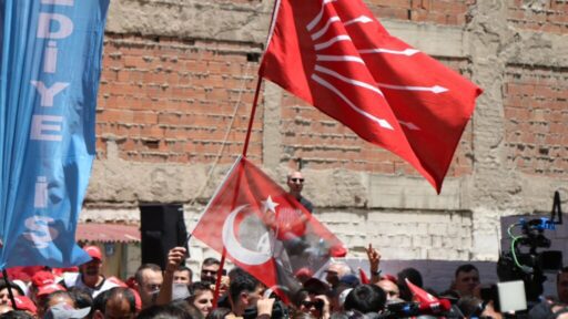 Özgür Özel'den Sert Tepki Akın Gürlek'le Yarışan, Akın Gürlek'le Hesap Verir