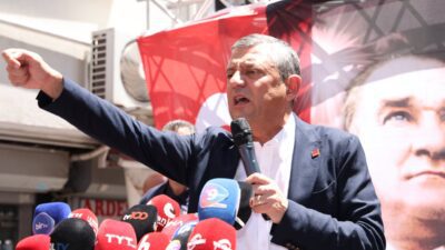 CHP Lideri Özgür Özel, İzmir'deki operasyona sert tepki gösterdi: "Akın