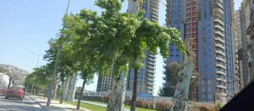 İzmir Bayraklı'da yükselen Rönesans projesi, şehir trafiğini daha da kilitleyecek