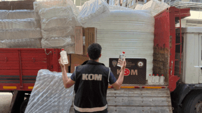 İzmir’de sahte içki operasyonunda 5,8 ton taklit etiketli etil alkol