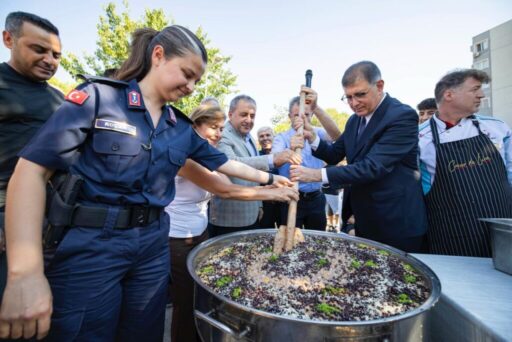 Başkan Tugay, “Sıkıntılı günler geçiriyoruz. Ancak mücadele etmeye kararlıyım. Benim
