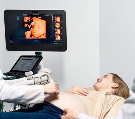 Bazekol Hastanesi Kadın Hastalıkları ve Doğum Uzmanı Doç. Dr. Gürsoy