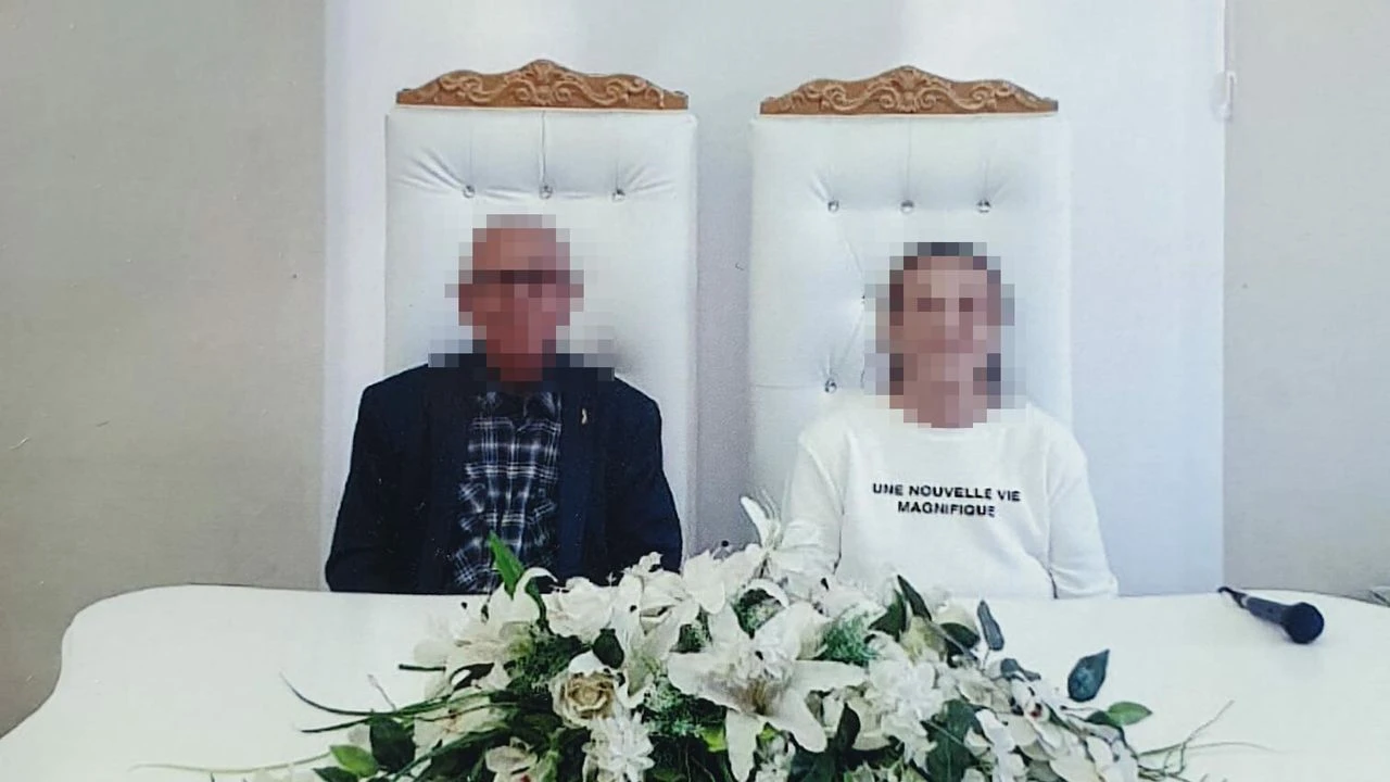 İzmir Urla'da Alzheimer hastası 80 yaşındaki R.K.'nin evliliğine, kızı N.K.'nin