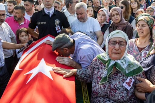 İzmir'in Ödemiş ilçesinde 2 Temmuz'da çıkan yangında yaralanan, kaldırıldığı hastanede