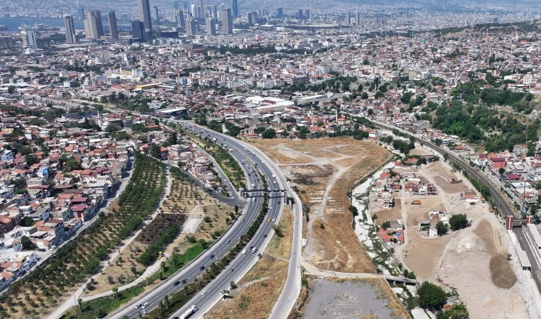 Yeşildere’de yeşil dönüşüm hamlesi İzmir Büyükşehir Belediyesi Yeşildere’nin dönüşümü için çalışmalarını hızlandırdı. Kente kazandırılacak