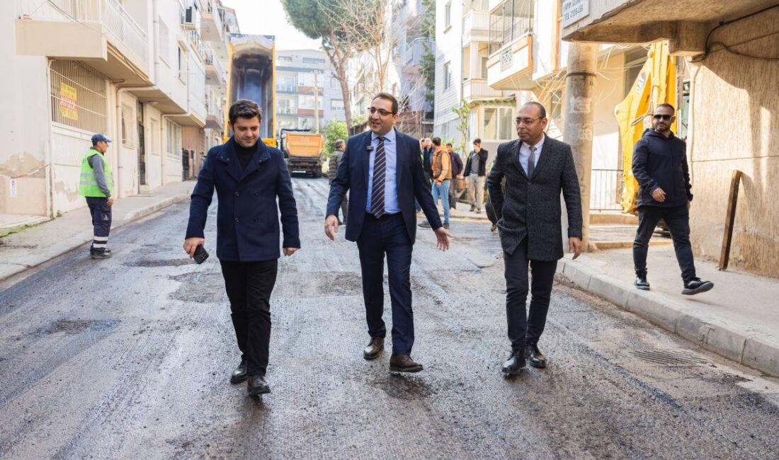 Balçova’da asfalt ve kaldırım çalışmaları aralıksız sürüyor Balçova Belediyesi ilçede başlattığı asfalt ve temizlik atağını sürdürürken özellikle