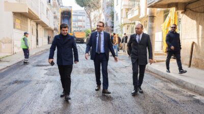 Balçova Belediyesi ilçede başlattığı asfalt ve temizlik atağını sürdürürken özellikle