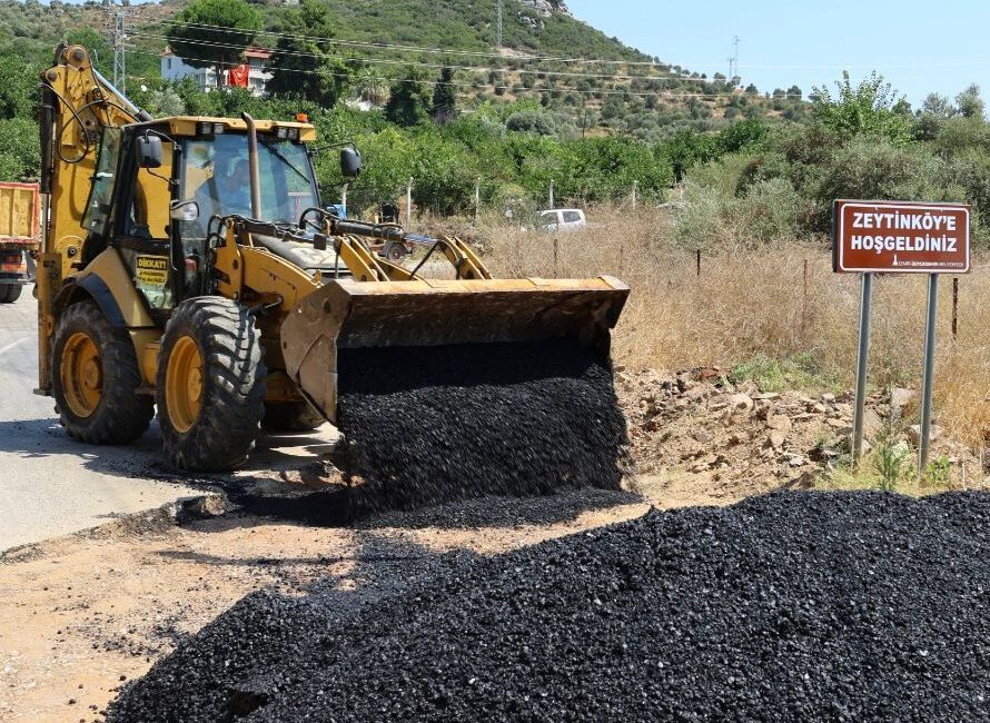 Başkan Filiz Ceritoğlu Sengel: “Var Gücümüzle Çalışıyoruz” Efes Selçuk Belediyesi Fen İşleri Müdürlüğü ekipleri, kentin kırsal mahallelerinden