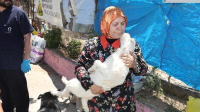 Menderes Belediyesi’nin orman yangınında yaptığı yardım çağrısına Üsküdar Belediyesi’nden yanıt
