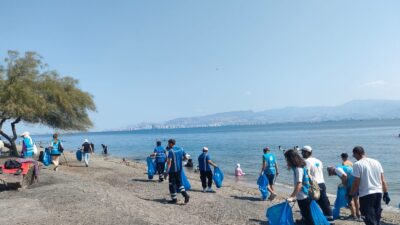 İzmir Büyükşehir Belediyesi, İzmirlileri şehrin birbirinden güzel parklarındaki etkinliklerle bütünleştirmeye