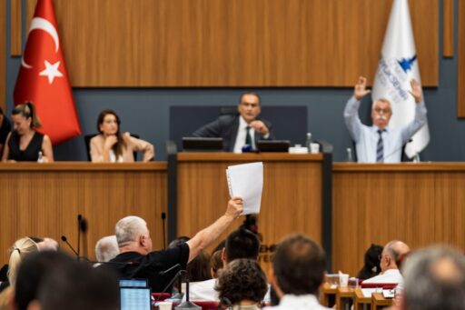 İzmir Büyükşehir Belediyesi ağustos ayı olağan meclis toplantısının üçüncü birleşiminde