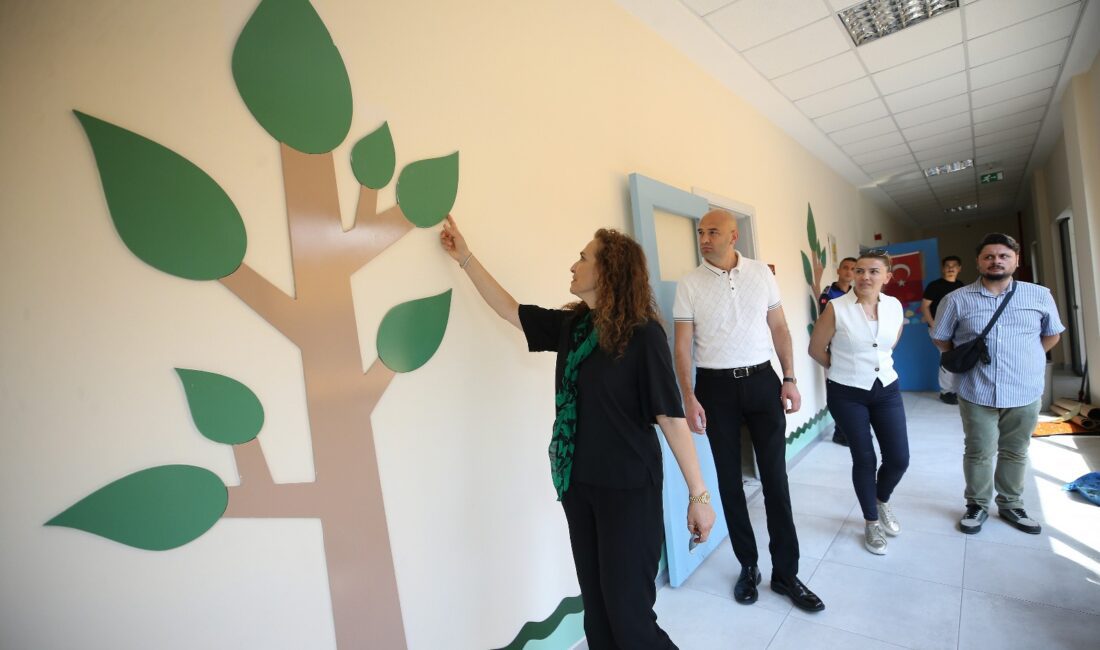 Karşıyaka Belediyesi, yeni eğitim yılı öncesinde anaokullarında yenileme çalışması başlattı.