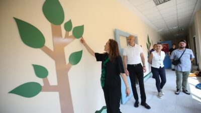 Karşıyaka Belediyesi, yeni eğitim yılı öncesinde anaokullarında yenileme çalışması başlattı.