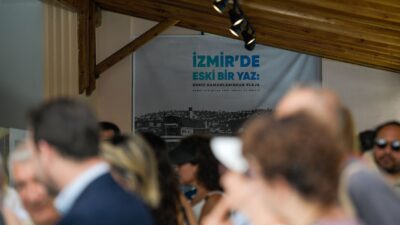 Ahmet Piriştina Kent Arşivi ve Müzesi (APİKAM) tarafından hazırlanan, İzmirlilerin