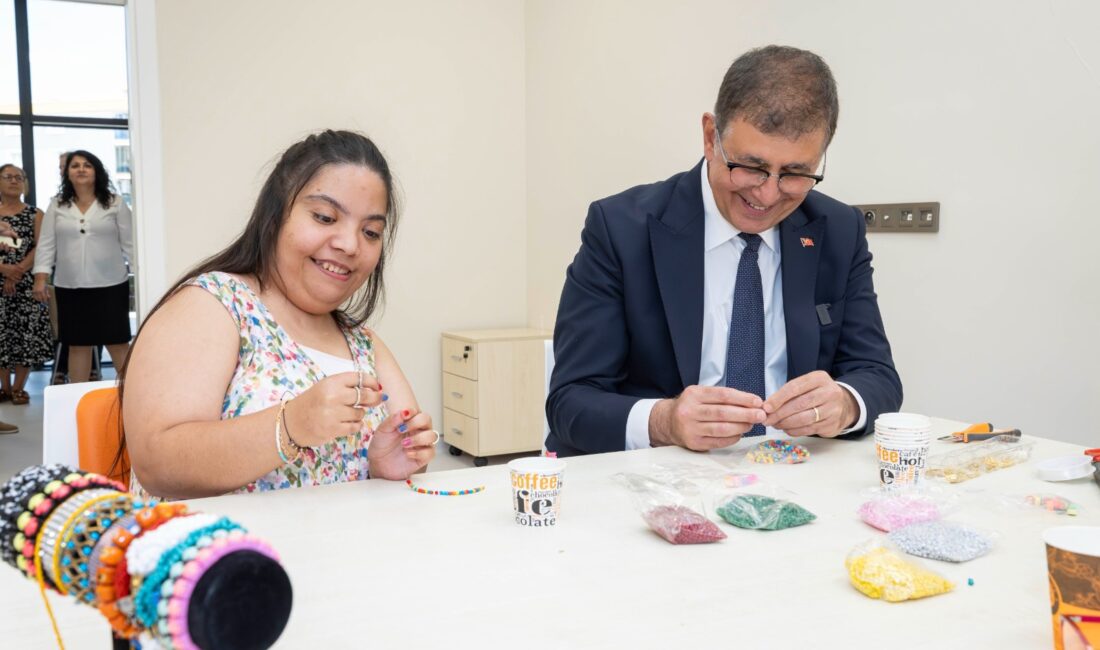 İzmir Büyükşehir Belediyesi, engelli yurttaşlara ve ailelerine yönelik çalışmaların yürütüldüğü