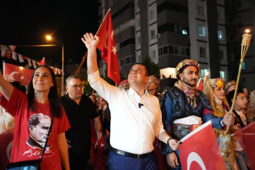 Torbalı Belediyesi’nin düzenlediği 30 Ağustos Zafer Bayramı kutlamaları, ilçede tarihi
