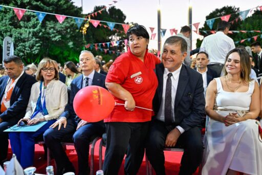 İzmir Enternasyonal Fuarı (İEF) kapılarını 94. kez açtı. Fuar, ilk