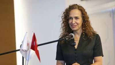 Karşıyaka Belediyesi tarafından bu yıl dördüncüsü düzenlenen Öğrenci Yaz Okulu