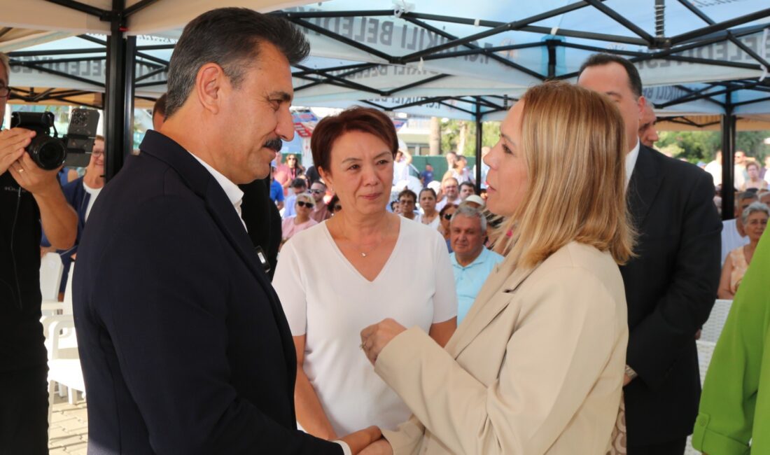 Dikili’de Ferdi Zeyrek Parkı Açıldı Dikili Belediyesi’nin yakın zamanda hayatını kaybeden Manisa Büyükşehir Belediye Başkanı