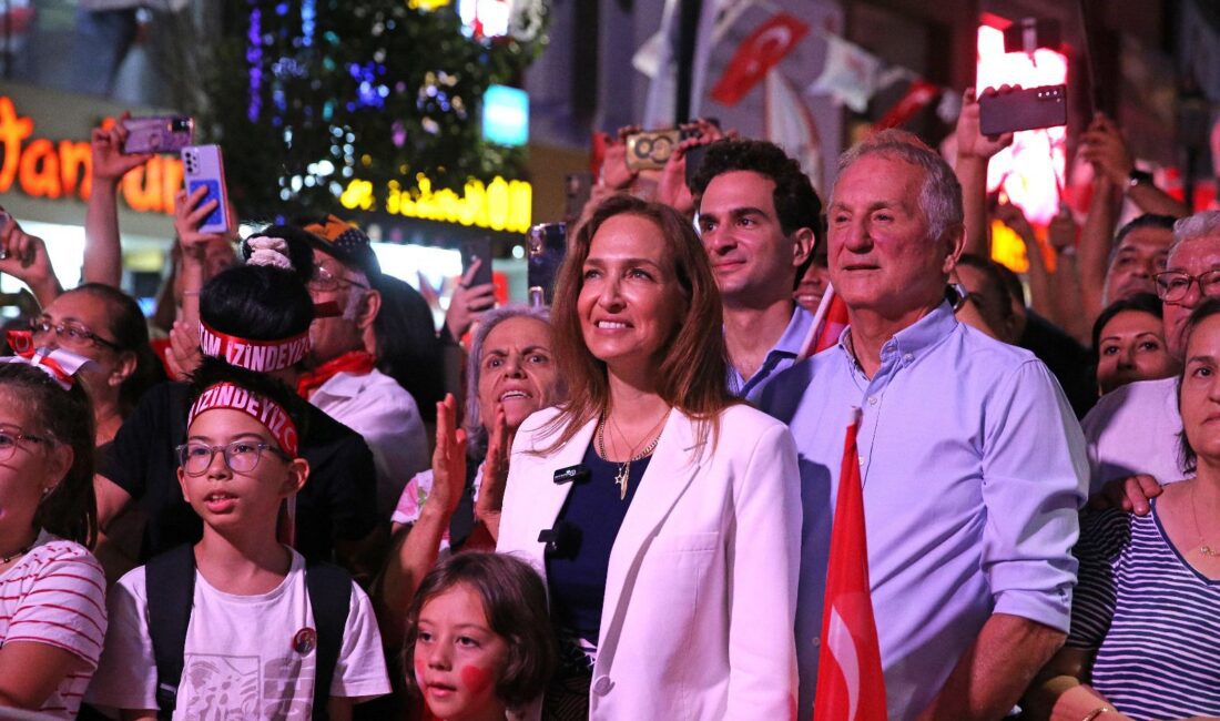 Karşıyaka’da 30 Ağustos Zafer Coşkusu: Binlerce Kişi Fener Alayında Buluştu Karşıyaka Belediyesi'nin 30 Ağustos Zafer Bayramı kutlamaları, muhteşem bir fener