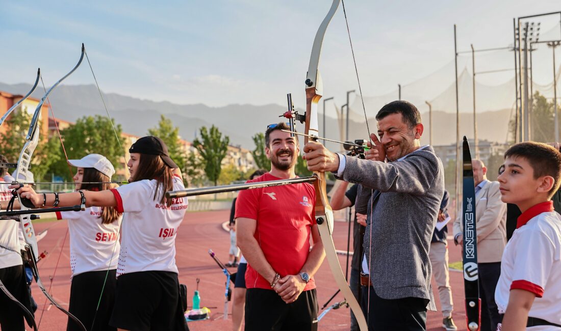 7’den 70’e Denizlililer Büyükşehir yaz spor kurslarına akın etti Denizli Büyükşehir Belediyesinin yaz spor kursları, 24 branşta ücretsiz eğitimle