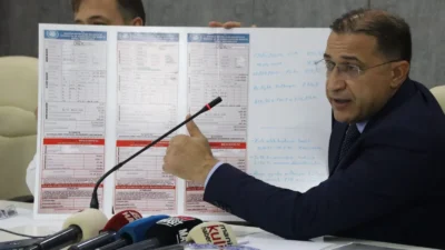 AK Parti Manisa İl Başkanı Süleyman Turgut, CHP'li Büyükşehir'i 12