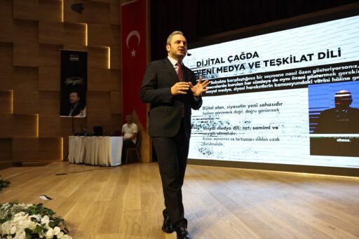 AK Parti AR-GE ve Eğitim Başkanlığı’nın İzmir’de düzenlendiği Teşkilat Akademisi’nde