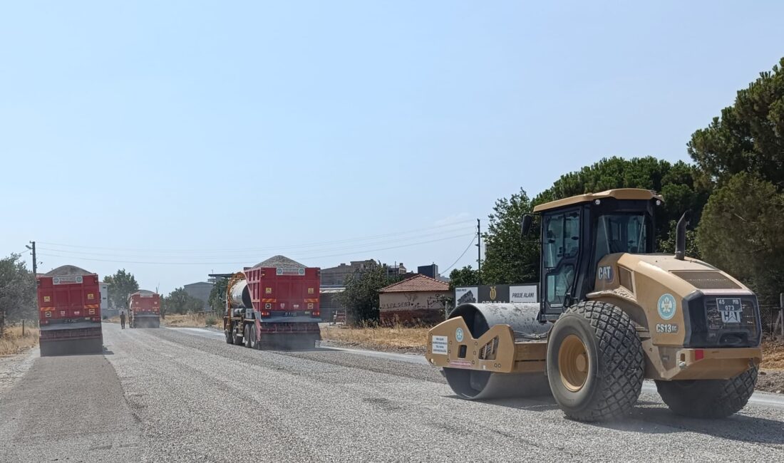 Manisa Büyükşehir Belediyesi, il genelinde yürüttüğü asfalt çalışmaları ile vatandaşların