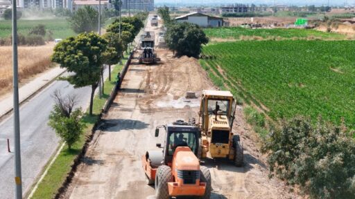 Aydın Büyükşehir Belediyesi, kent genelinde eş zamanlı olarak sürdürülen yol