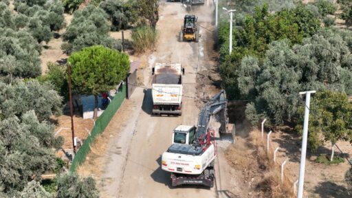 BAŞKAN ÇERÇİOĞLU EFELER’İN YOLLARINI YENİLİYOR