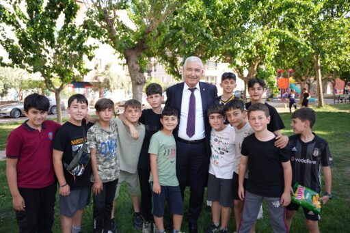 Kemalpaşa Belediyesi, çocukların ve gençlerin güvenli ve konforlu ortamlarda spor